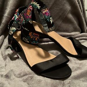 Vibrant torrid heels